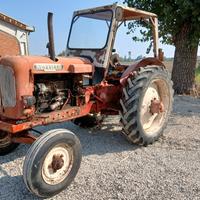 Trattore Nuffield motore 3 cilindri