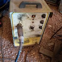 saldatrice a filo continuo 250A 380/220V