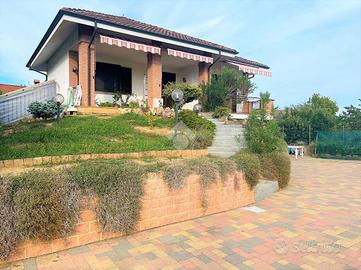 VILLA SINGOLA A POIRINO