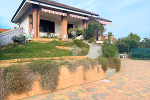 VILLA SINGOLA A POIRINO
