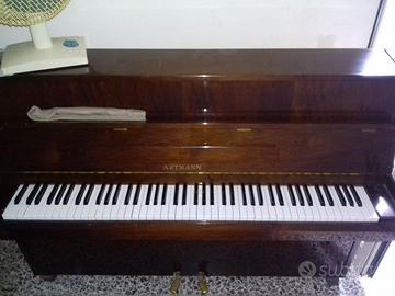 Pianoforte Artmann, in buone condizioni