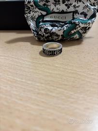 Anello GG Marmont in argento di Gucci 19mm