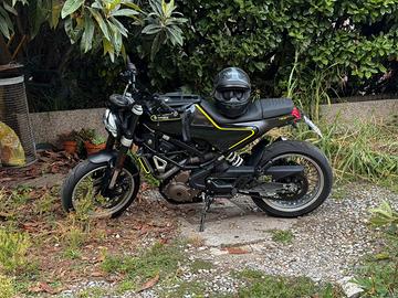 HUSQVARNA SVARTPILEN 401 2019 12.000km CURATISSIMA