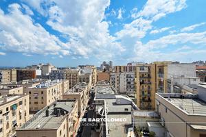 V.Cagliari ampio app panoramico e ristrutturato