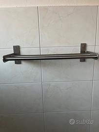 Porta rotolo e porta asciugamani bagno