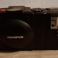 Olympus XA2 con flash A11