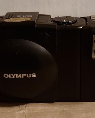 Olympus XA2 con flash A11