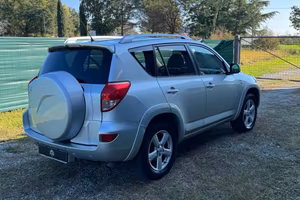 Toyota RAV 4 RAV4 2.2 D-4D 177 CV Sol Plus