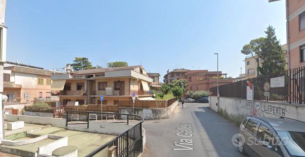 SINGOLA in zona SAPIENZA con BALCONE