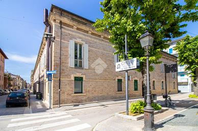3 locali a porto san giorgio