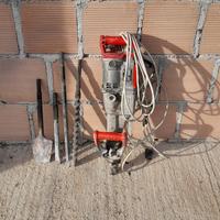 Martello  demolitore  perforatore kango. 