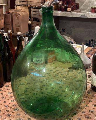 Damigiana in vetro con cesta Vintage