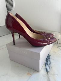 Decolte rosso di pelle