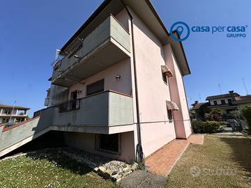 Villetta a schiera di Testa con giardino e 3 camer