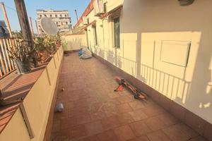 Camere ragazze in attico con piscina