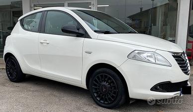 Lancia Ypsilon 1.0 FireFly 5 porte S&S Hybrid Ecoc