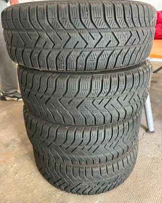 GOMME INVERNALI CON CERCHI IN LEGA