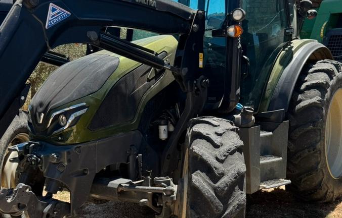 Trattore agricolo