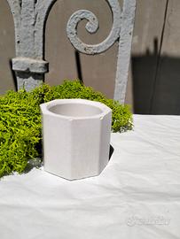 Mini vaso "Scintilla del Mattino" in cemento bianc