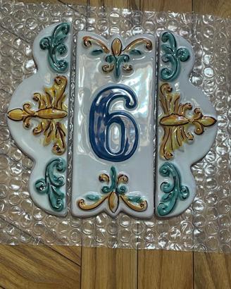 Numero civico in ceramica di Caltagirone