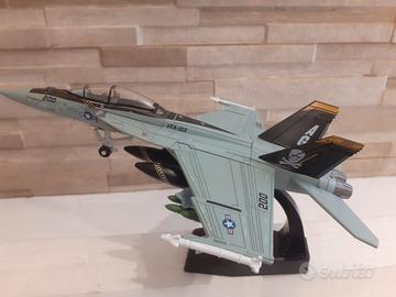 Aereo F 18 scala 1/72