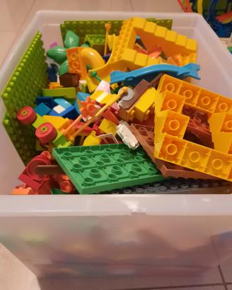 Costruzioni, palline, puzzle, giochi vari