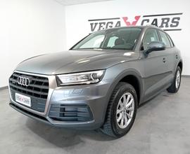 AUDI Q5 40 TDI quattro S tronic Business