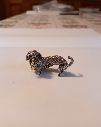 Cane bassotto in miniatura in argento 800