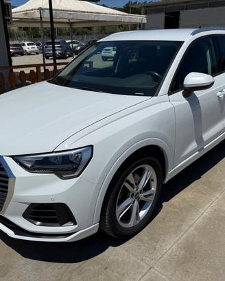 Audi Q3 35 TDI S tronic Business Advanced