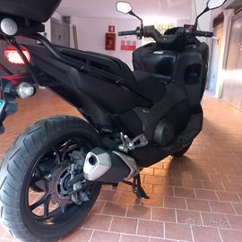 Honda Integra 750