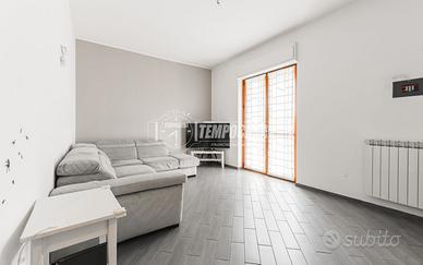 3 LOCALI POSTO ALL'ULTIMO PIANO!