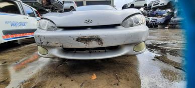 HYUNDAI COUPE TIBURON 2000 - PARAURTI ANTERIORE