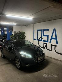 Peugeot 208 1.6 e-HDi 92 CV Stop&Start - 2013