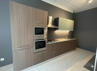 Cucina NUOVA 3.60cm COMPLETA di elettrodomestici