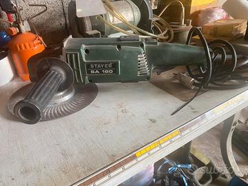 Smerigliatrice angolare