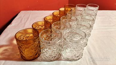 Set 18  Vintage in Vetro Lavorato a Diamanti