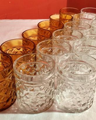 Set 18  Vintage in Vetro Lavorato a Diamanti