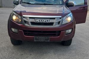 PICKUP ISUZU DMAX GANCIO TRAINO