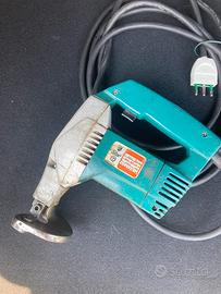 Cesoia elettrica per lamiere