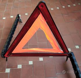 triangolo emergenza auto a ridotto ingombro stock