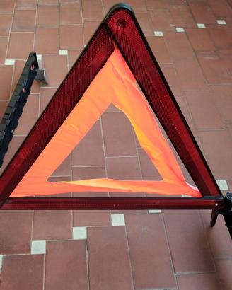 triangolo emergenza auto a ridotto ingombro stock