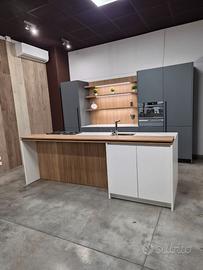 CUCINA DA ESPOSIZIONE MENTA C2 — RINNOVO SHOWROOM