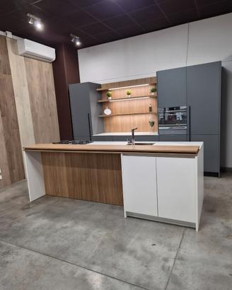 CUCINA DA ESPOSIZIONE MENTA C2 — RINNOVO SHOWROOM