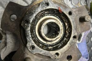 Mozzo ruota Suzuki vitara 1.6.