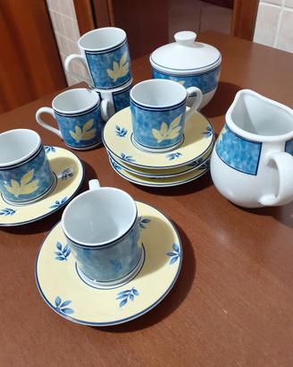 Servizio da caffe' in fine porcellana x 6