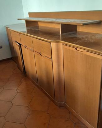 Sala da pranzo completa