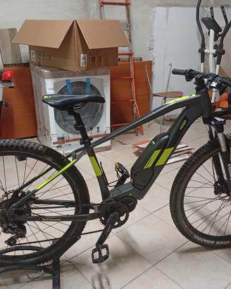 Mountain bike  con pedalata assistita