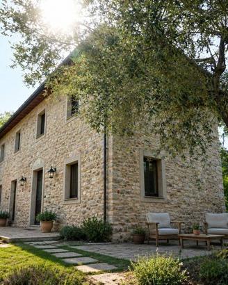 Rustico / Casale di 197 m² con più di 5 locali a Q