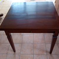 tavolo in vero legno