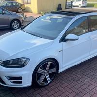 VOLKSWAGEN GOLF R 2.0 TSI – 300 CV